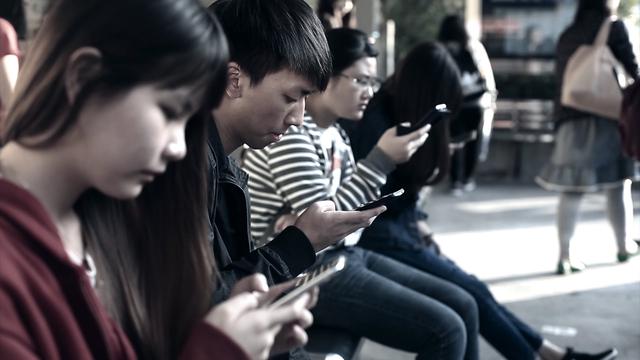 中國網民日均打字350億 愛直播更愛發(fā)紅包