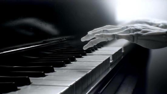 人與機(jī)器人的情感戲即將成真嗎？