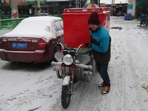 39歲快遞員當(dāng)街猝死，有的快遞員11月每天工作16小時(shí)