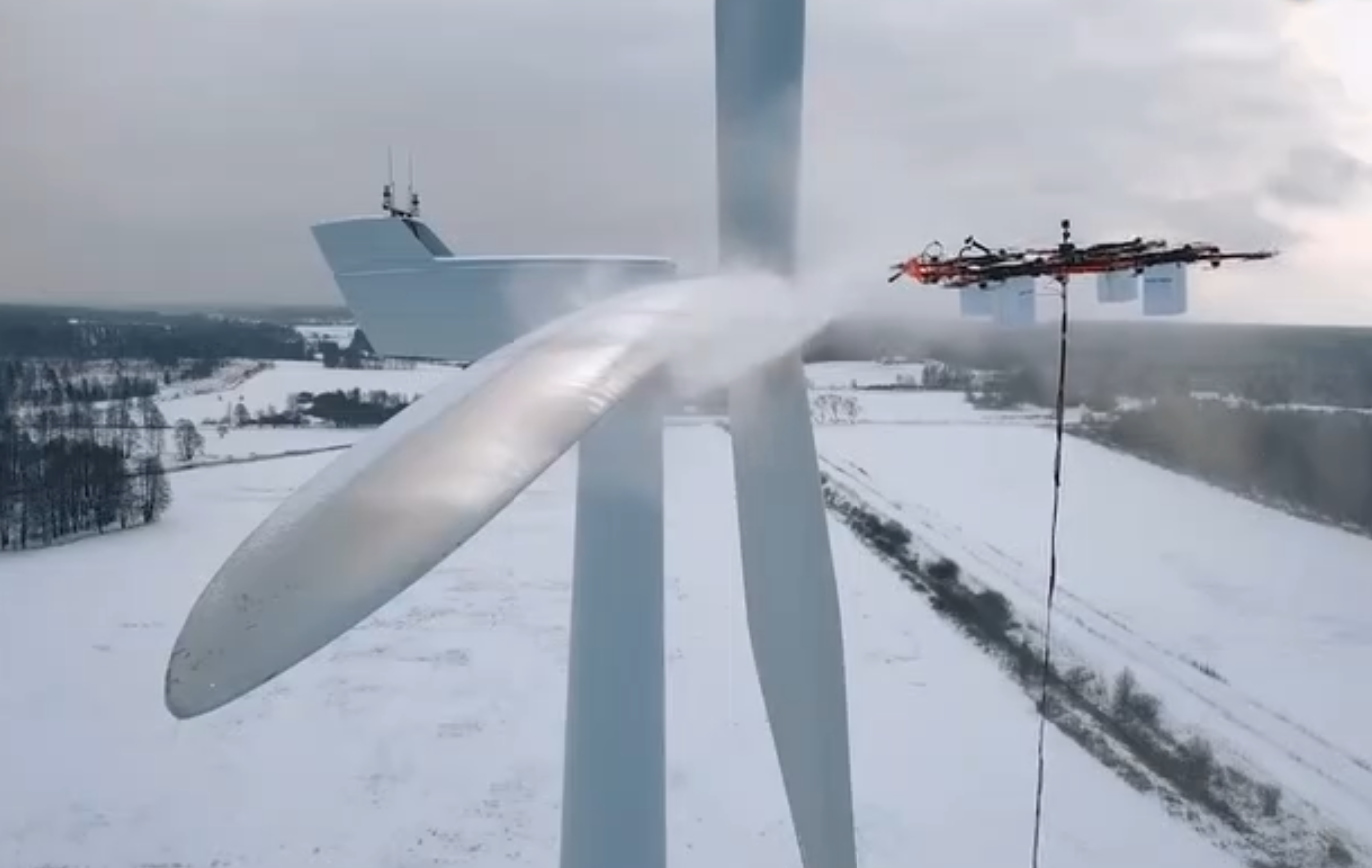 無(wú)人機(jī)再添新技能：為風(fēng)力渦輪機(jī)除冰