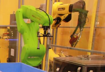 智能工廠升級后，如何延長工業(yè)機器人壽命？